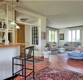 3 bedroom villa with pool and tennis court near Florence, sleeps 6